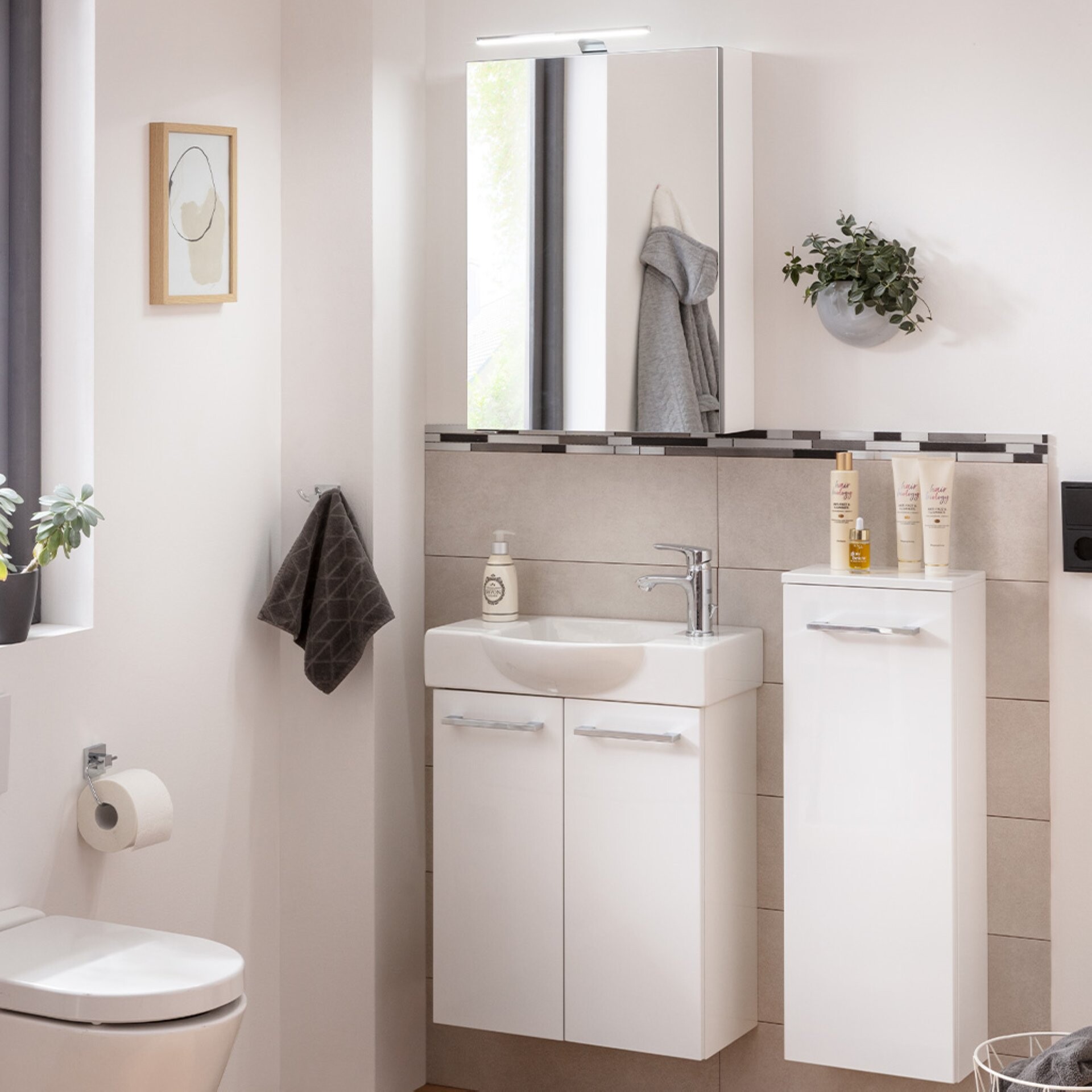 FACKELMANN SBC SCENO Gäste WC Waschtisch Set mit Spiegelschrank 55 cm breit, Weiß, Türanschlag rechts FACKELMANN SBC SCENO Gäste WC Waschtisch Set mit Spiegelschrank 55 cm breit, Weiß, Türanschlag rechts
