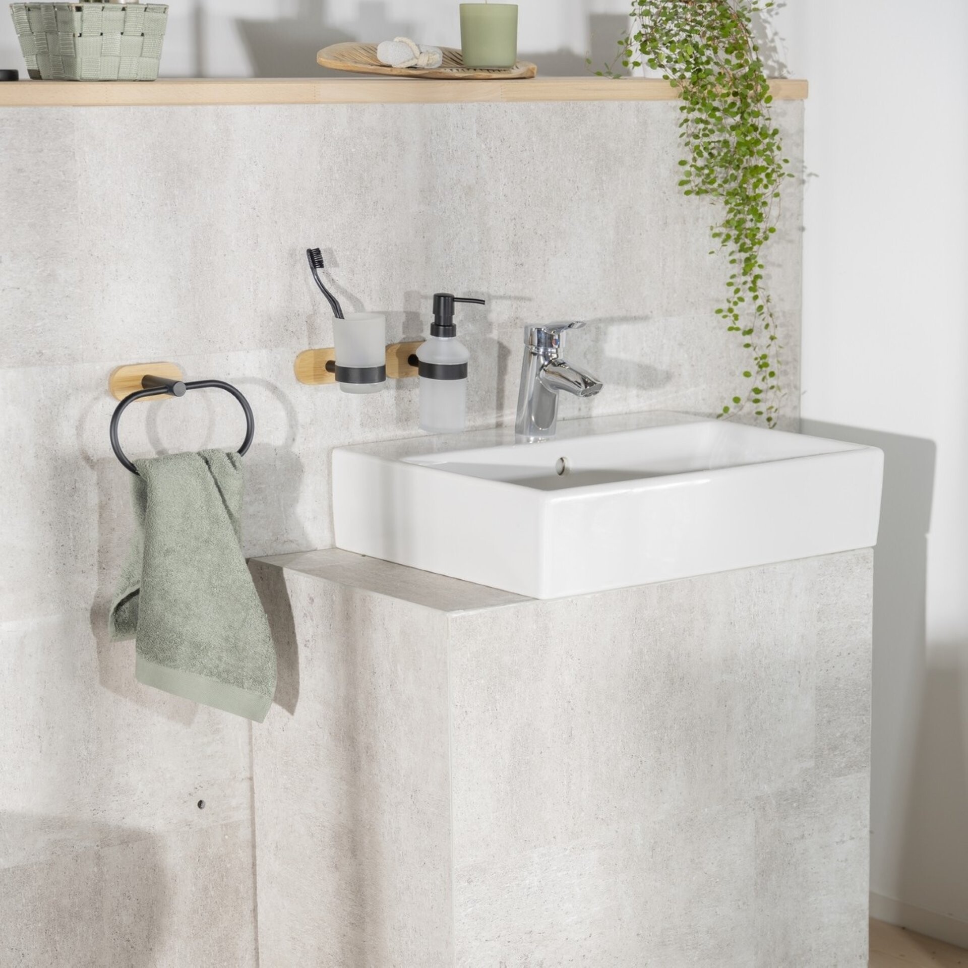 WENKO OREA Seifenspender 300 ml, Schwarz/Braun, Edelstahl rostfrei, Turbo Loc, Bambus