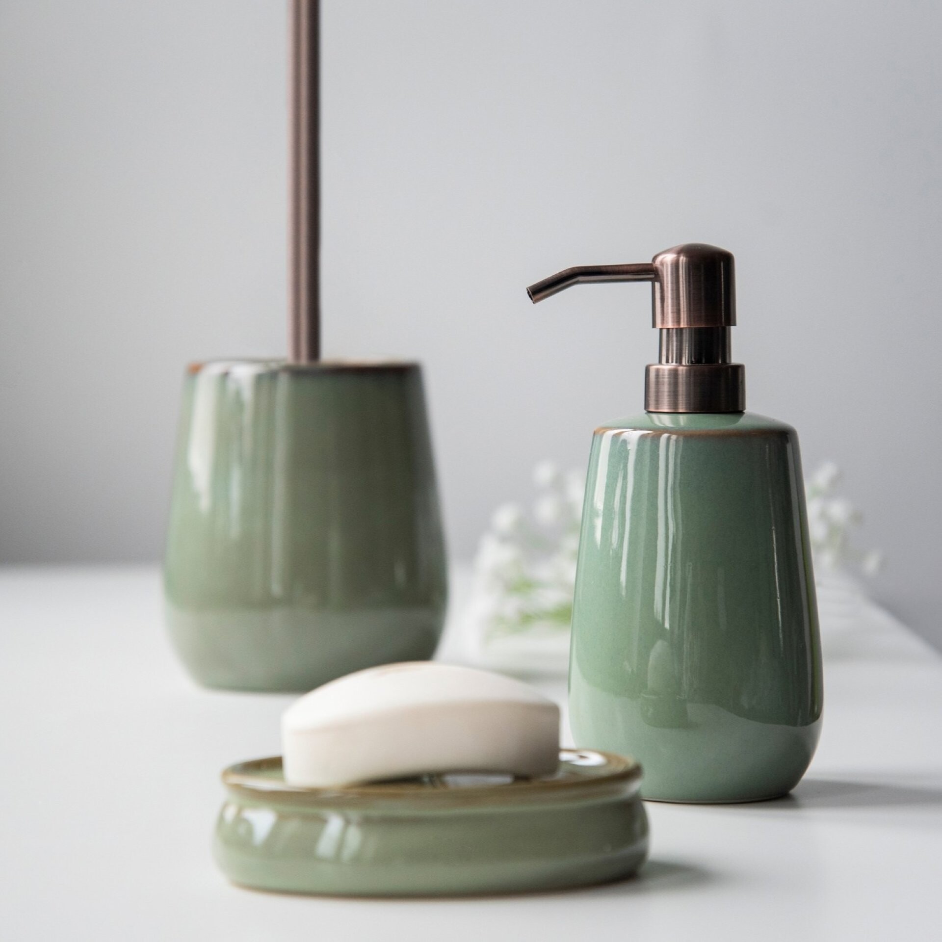 WENKO SIRMIONE WC-Garnitur, Grün, Keramik