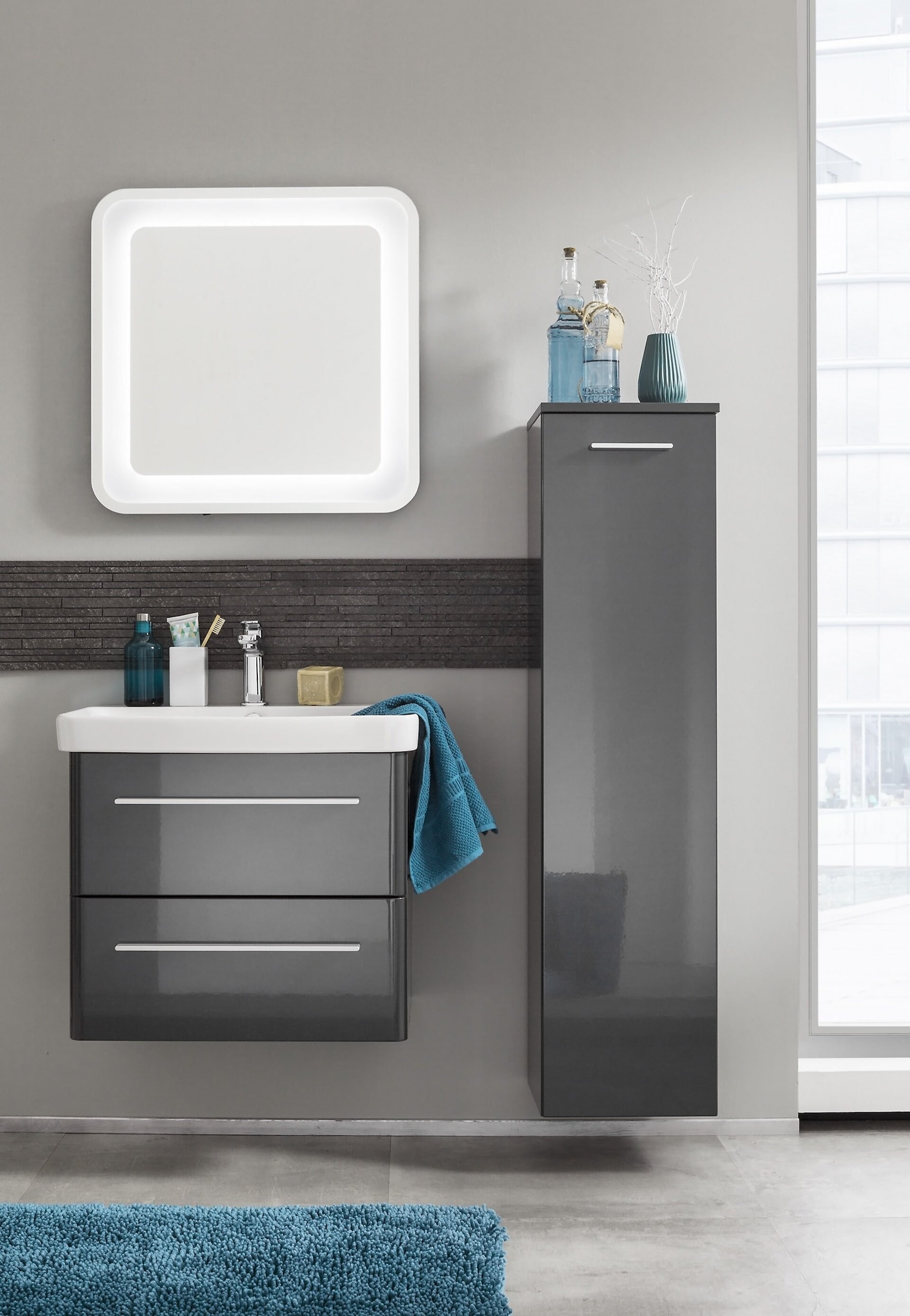 Lanzet K8 Badmöbel Set 3-teilig, 60cm, Grau, LED-Spiegelelement, Keramikbecken Lanzet K8 Badmöbel Set 3-teilig, 60cm, Grau, LED-Spiegelelement, Keramikbecken