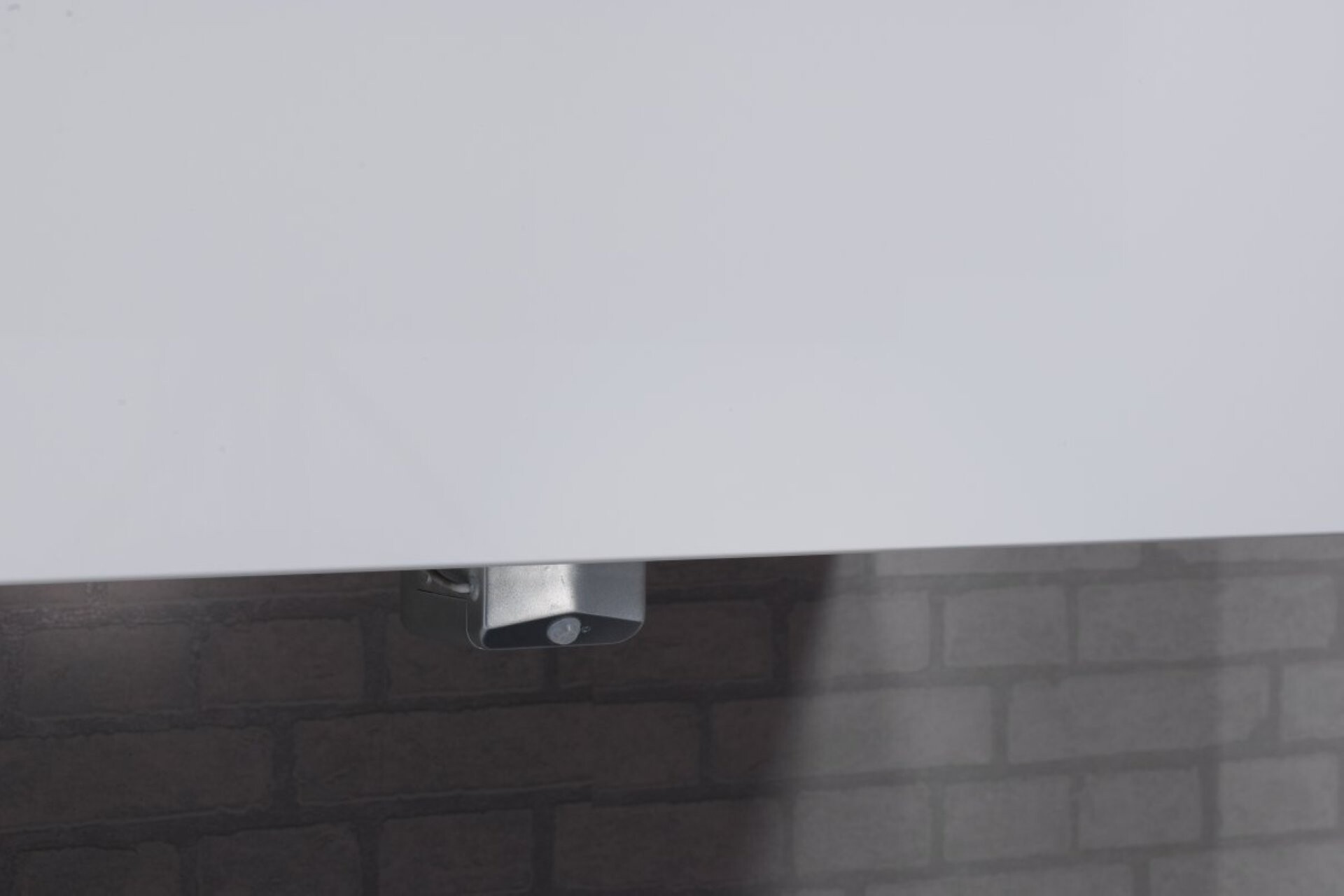 Lanzet Bewegungsmelder mit Batteriebox für LED-Beleuchtung Lanzet Bewegungsmelder mit Batteriebox für LED-Beleuchtung