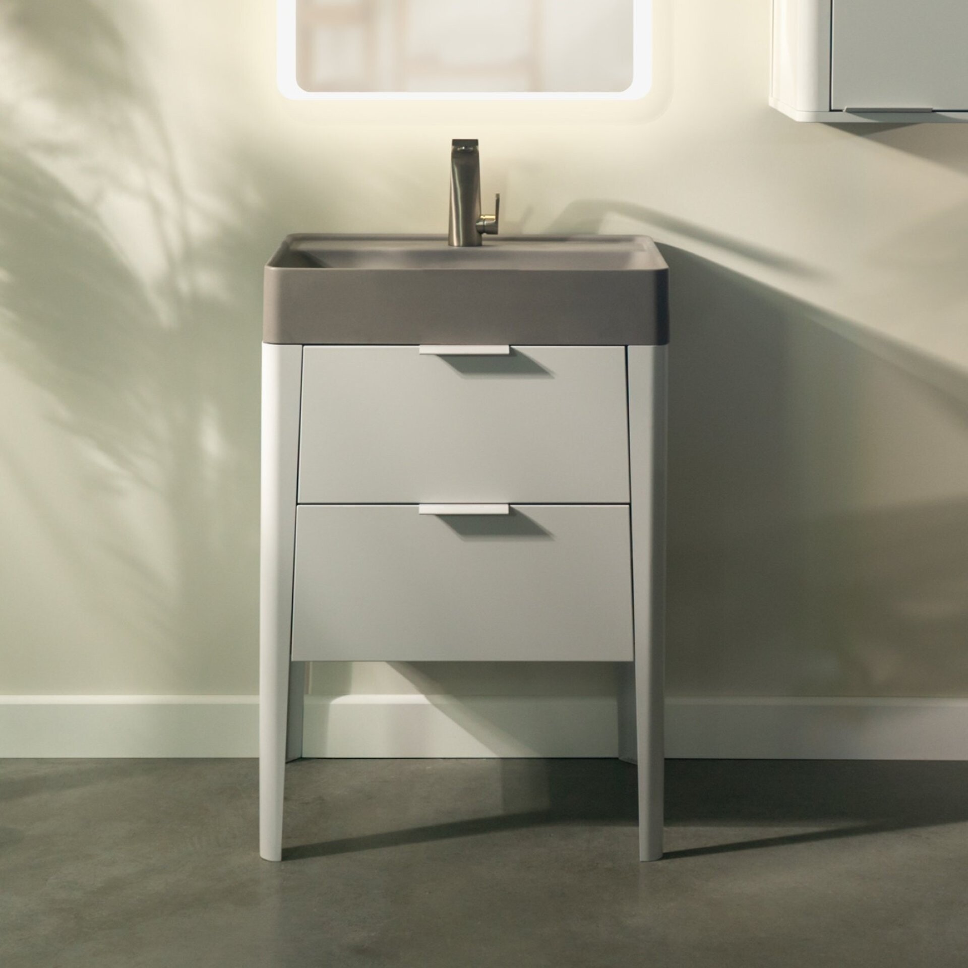 BADEDU SORA Waschbecken mit Unterschrank 60 cm breit, Weiß matt, Waschbecken Quartzkomposit Grau, aus Aluminium, mit Füßen