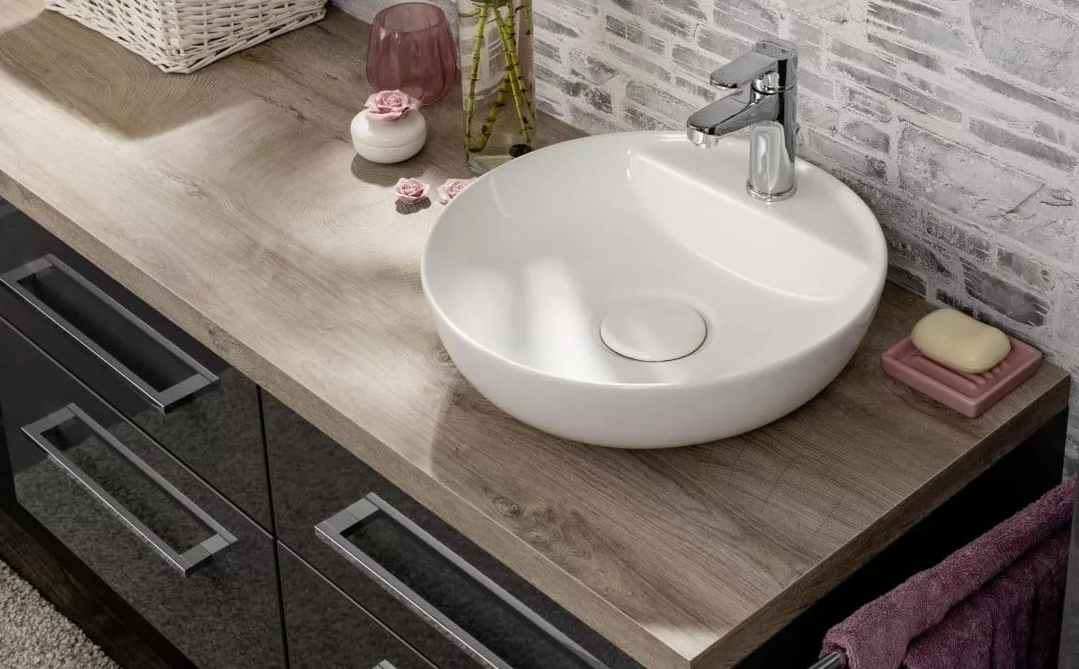 Aufsatzwaschbecken im Landhausbad Aufsatzwaschbecken im Landhausbad