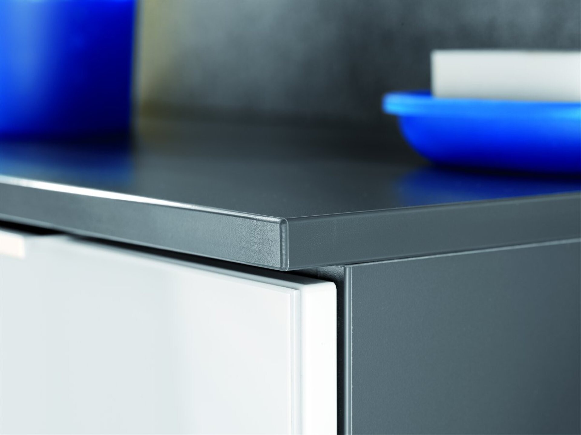 Fackelmann KARA Midischrank 61 cm, Weiß/Anthrazit Fackelmann KARA Midischrank 61 cm, Weiß/Anthrazit