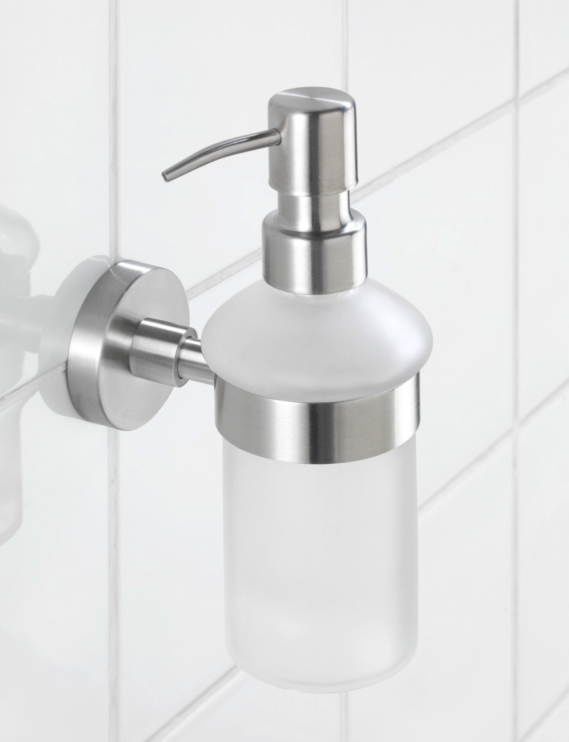 WENKO BOSIO Seifenspender 200 ml, Chrom Matt, Edelstahl rostfrei WENKO BOSIO Seifenspender 200 ml, Chrom Matt, Edelstahl rostfrei