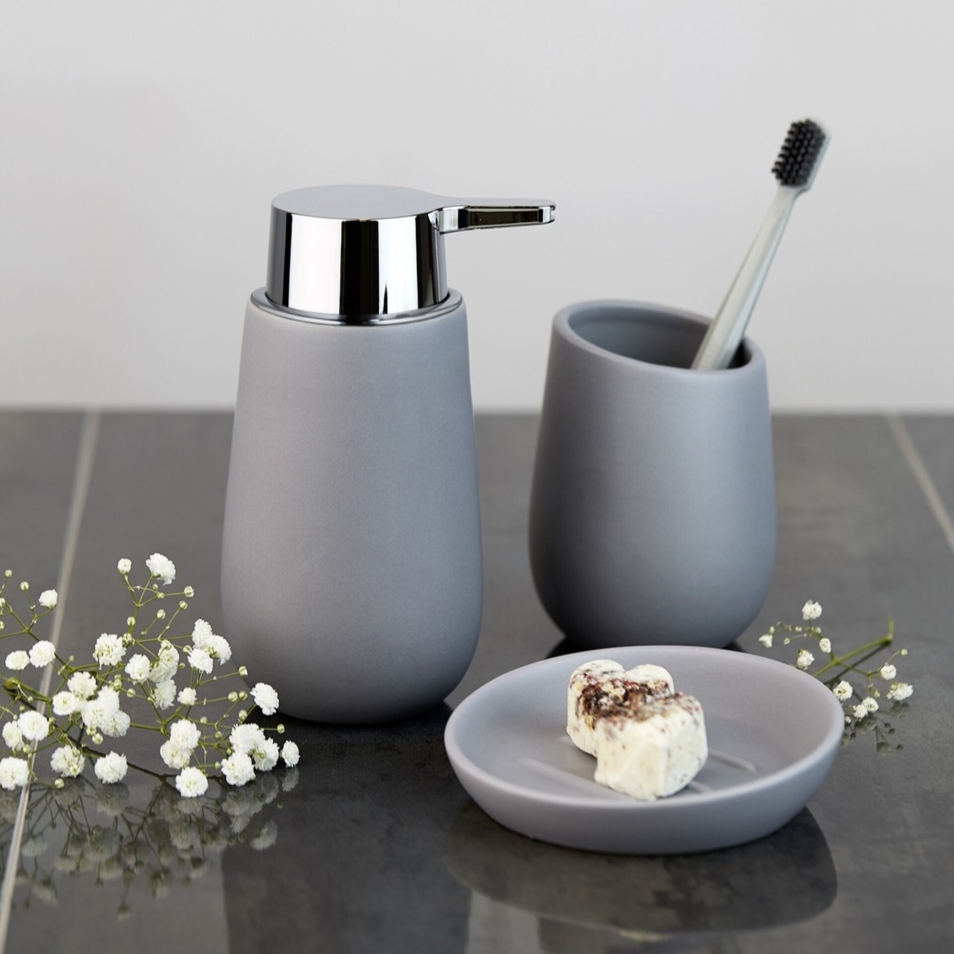 WENKO BADI Accessoire Set, Grau, Zahnputzbecher, Seifenspender, Keramik