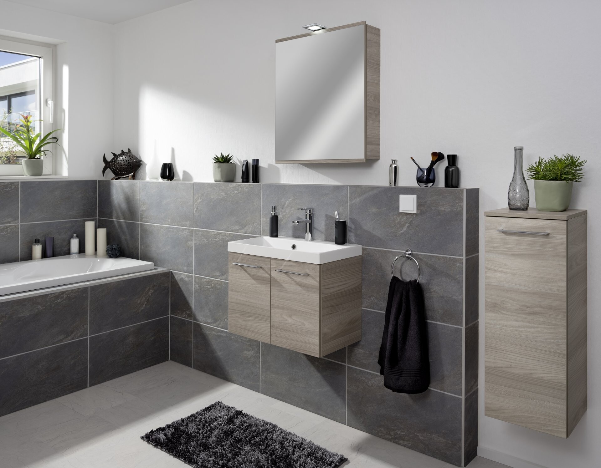 Fackelmann LIMA LED Spiegelschrank 60 cm breit, Braun Fackelmann LIMA LED Spiegelschrank 60 cm breit, Braun