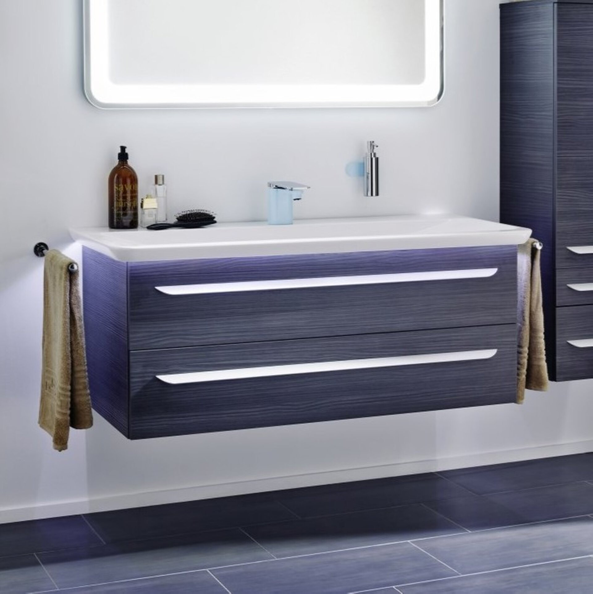 Lanzet M9 Waschtischunterschrank 120 cm Schwarz Lanzet M9 Waschtischunterschrank 120 cm Schwarz