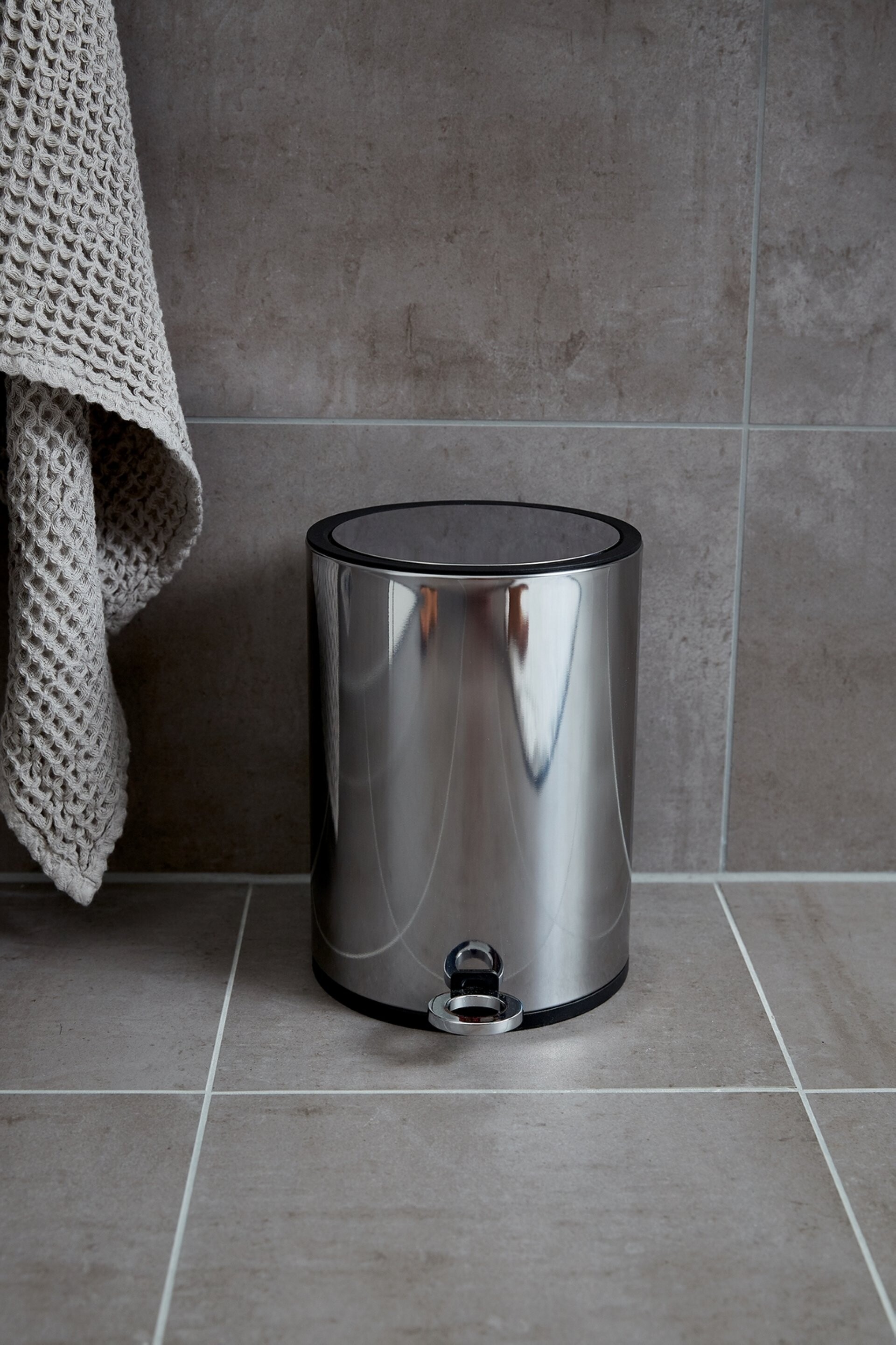 WENKO MONZA Kosmetikeimer 3 Liter, Silber glänzend, Easy Close, Edelstahl