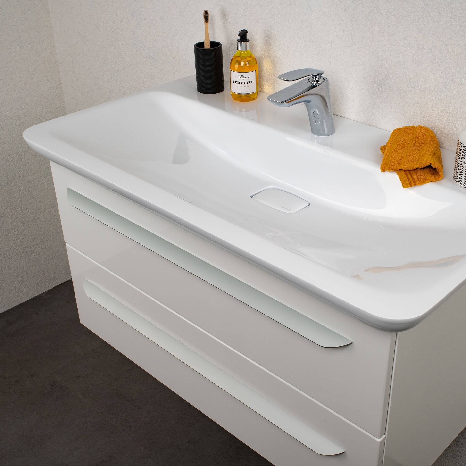 Lanzet M9 Waschbecken inkl. LED-Band 97 cm Lanzet M9 Waschbecken inkl. LED-Band 97 cm