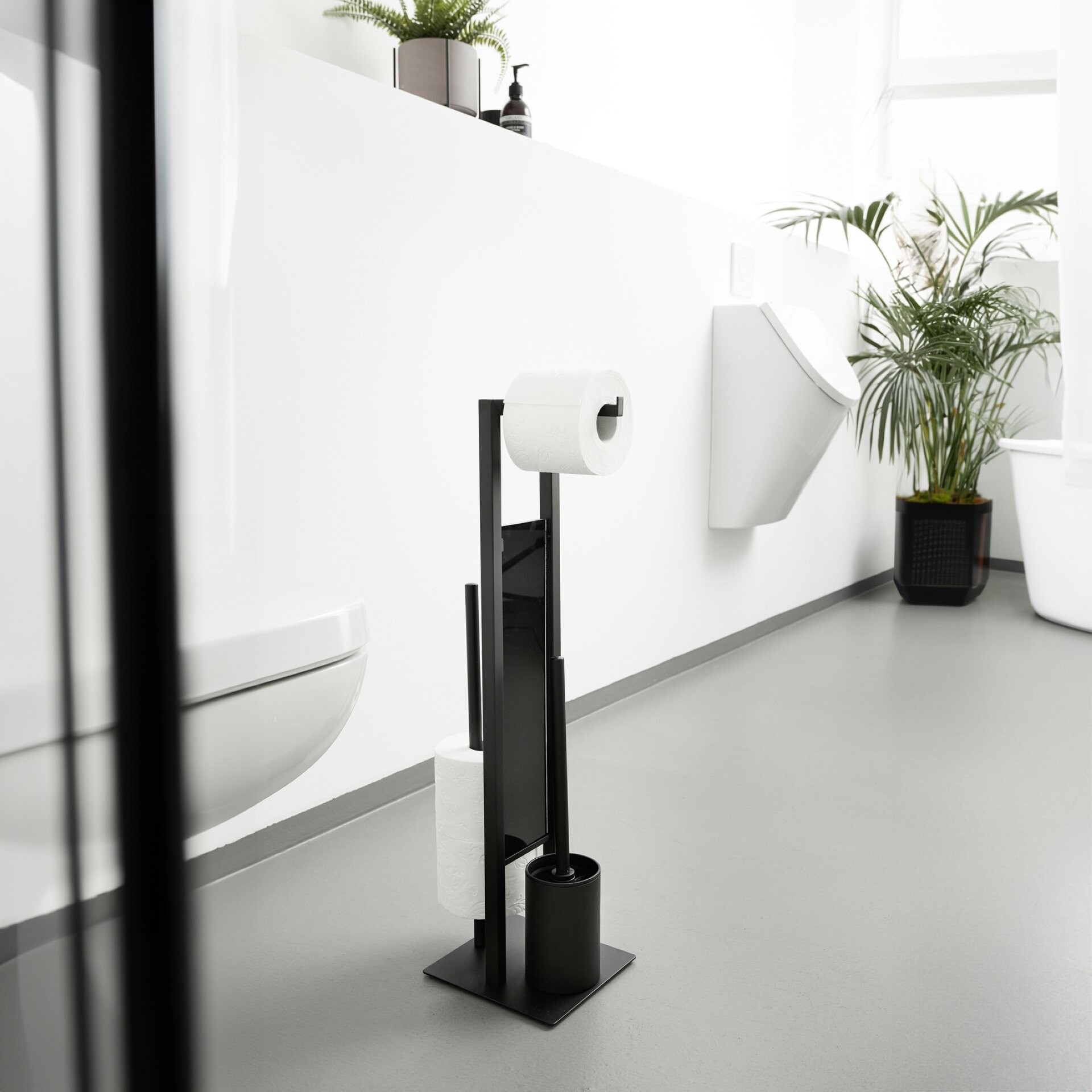 WENKO RIVALTA WC-Garnitur, Schwarz, mit Toilettenpapierhalter, Bevorrater, inklusive Ersatzbürste, stehend