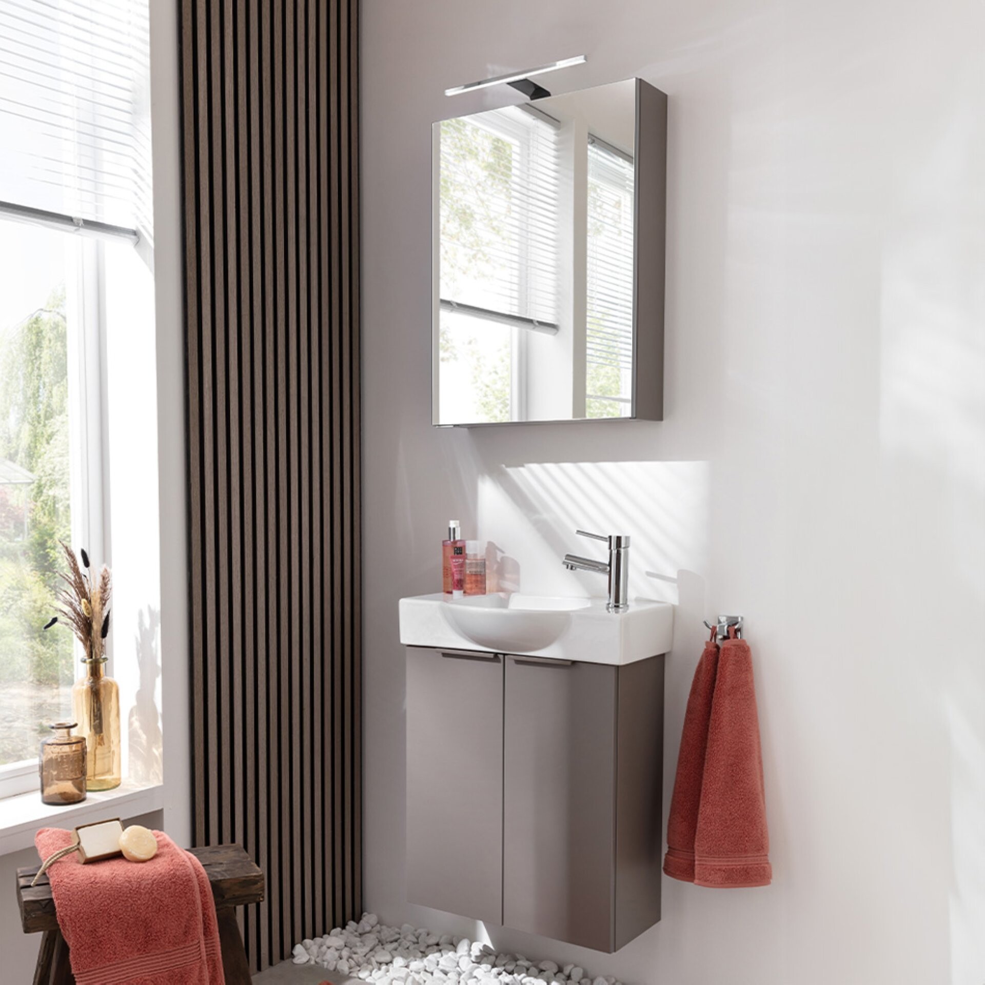 FACKELMANN SBC B.PARIS Gäste WC Waschtisch Set mit Spiegelschrank 55 cm breit, Grau, Türanschlag rechts FACKELMANN SBC B.PARIS Gäste WC Waschtisch Set mit Spiegelschrank 55 cm breit, Grau, Türanschlag rechts