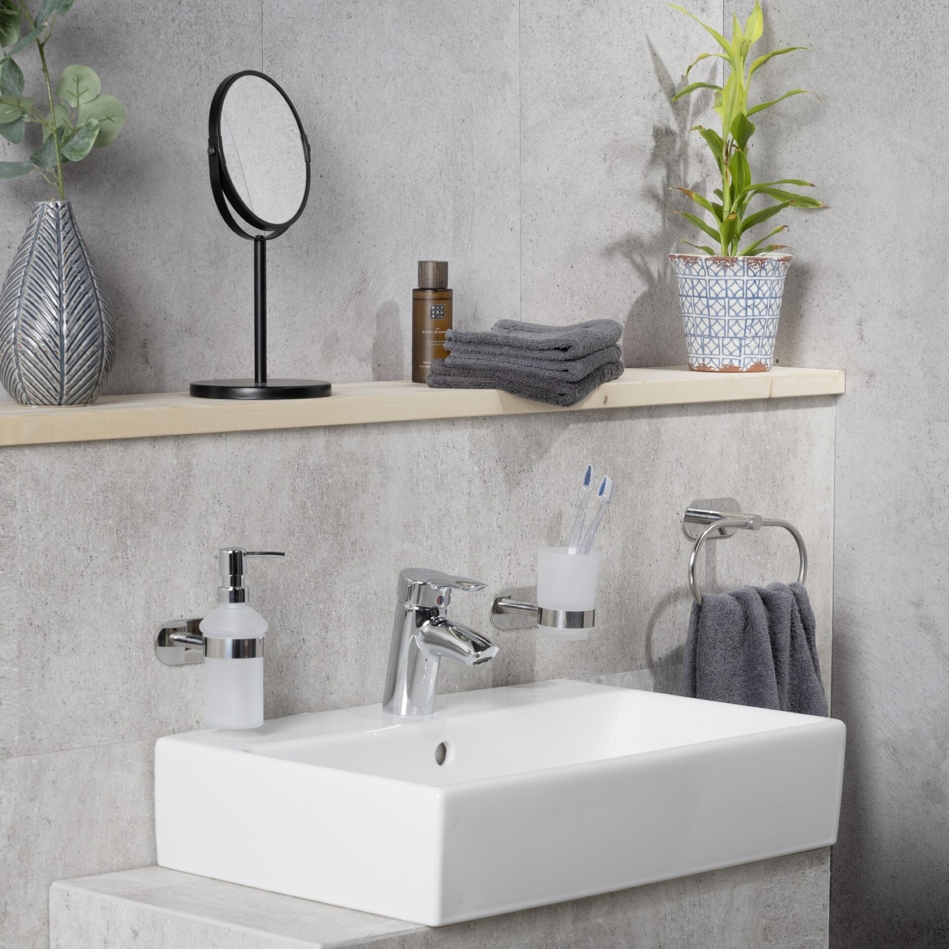 WENKO OREA SHINE Seifenspender 200 ml, Silber, Edelstahl rostfrei, Turbo Loc